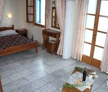 Guest house Karabatsis 2*