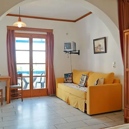 Karabatsis Guest house 2*