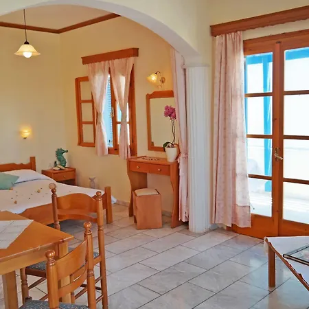Karabatsis 2* Naxos City