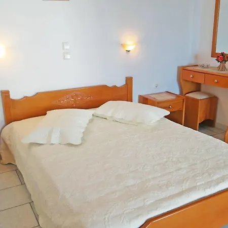 Karabatsis Guest house 2*